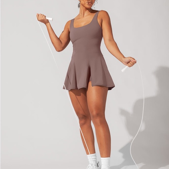 POPFLEX Dresses & Skirts - Popflex Tie Breaker Super Dress - Peppercorn